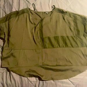 jr top. high-low, short sleeve XL top